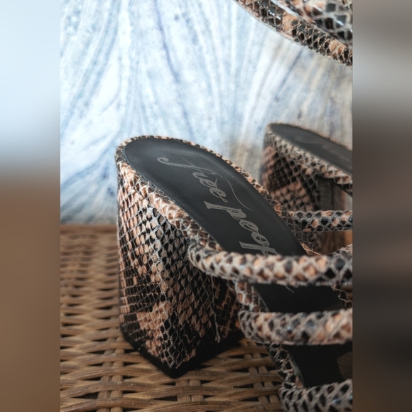FREE PEOPLE | Colette Strappy Snakeskin Sandal | Womens, Size 8.5 - Picture 2 of 7